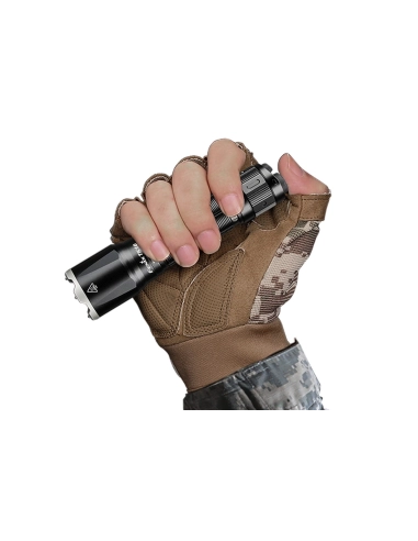 Fenix TK16 V2.0 - Lampe tactique APF à double interrupteur arrière - 3100 lumens