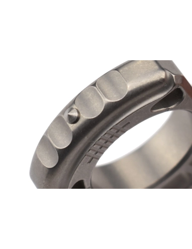 Maxknives TIKNU1 en titane naturel